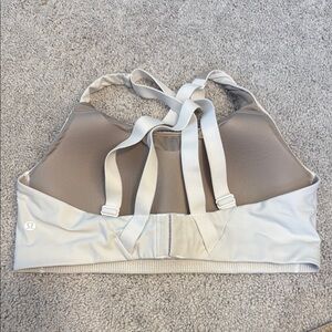 Lululemon 38c White/Cream Sports Bra
